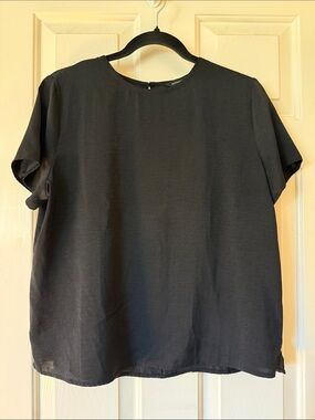 Banana Republic Women's Black Short-Sleeve Round Neck Blouse sz M petite